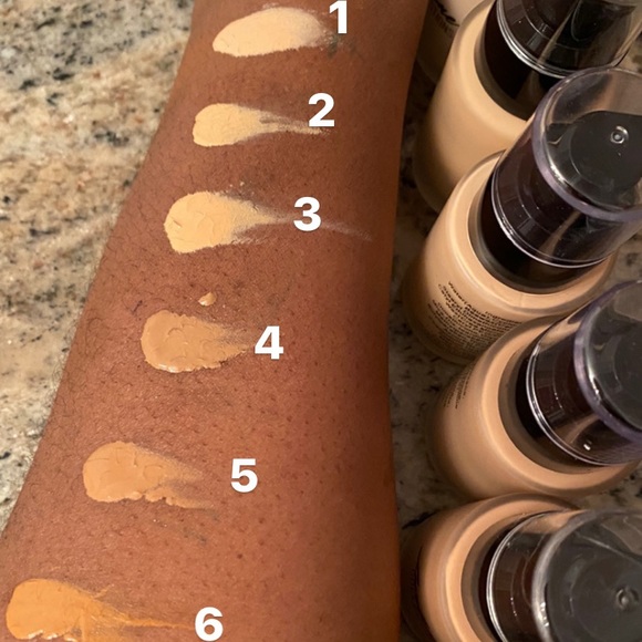 Matte Liquid Foundation - Picture 5 of 6